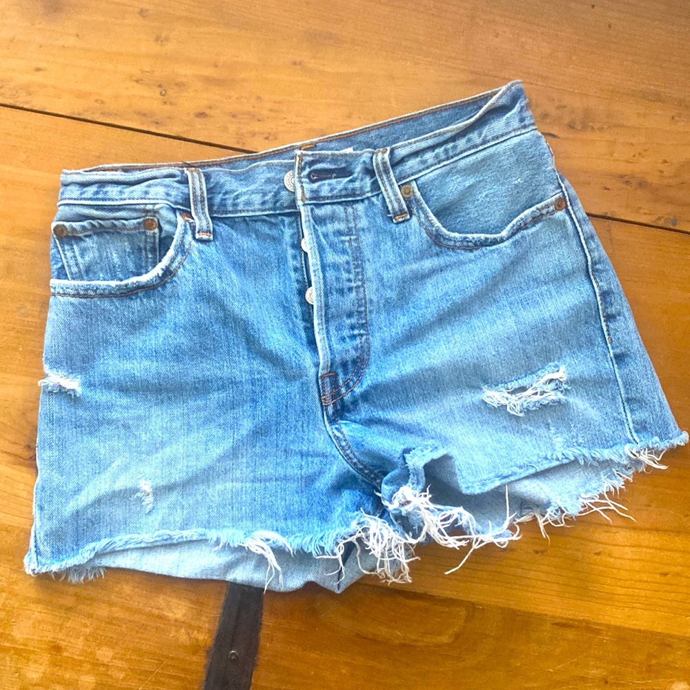 💥Levi’s High-Rise Wedgie Short💥ON SALE